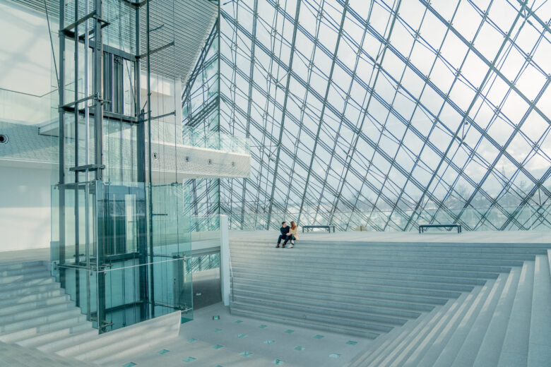 ガラスのピラミッド（モエレ沼公園）でウェディング前撮り