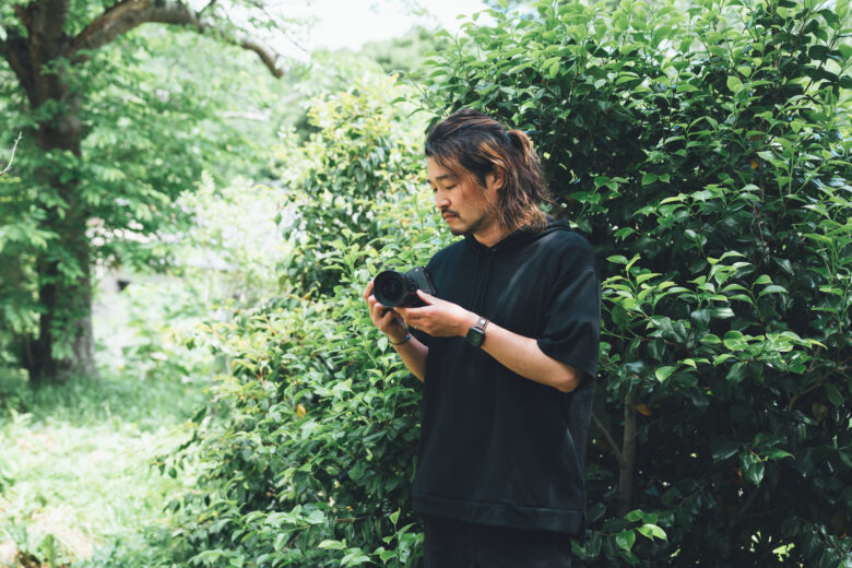 Hokkaido Weddingで撮影・制作を担当するカメラマン青山 達哉(aoyamagraph)