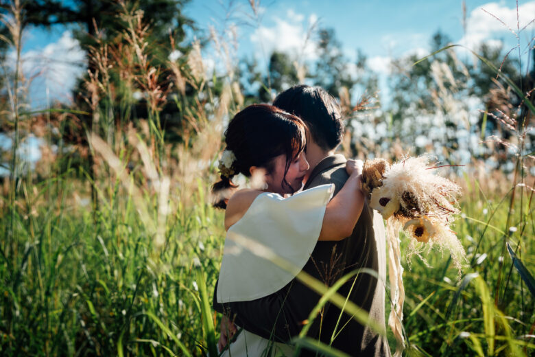 夕暮れの富良野でウェディングフォト