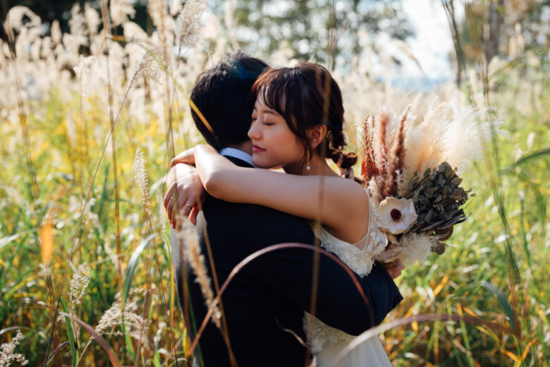 夕暮れの富良野でウェディングフォト