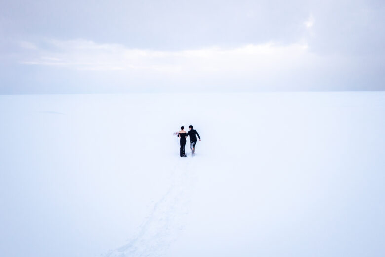 雪原でウェディング前撮り・あおいまきば