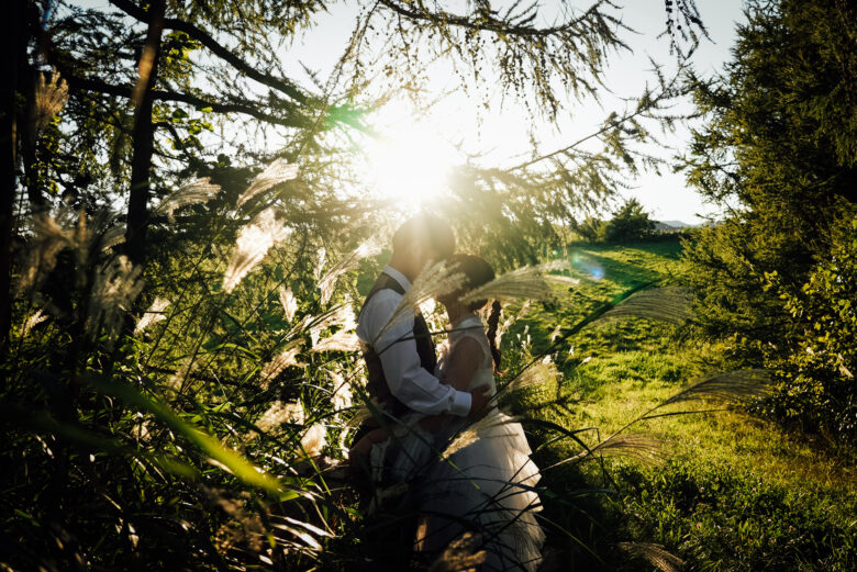 夕暮れの富良野でウェディングフォト