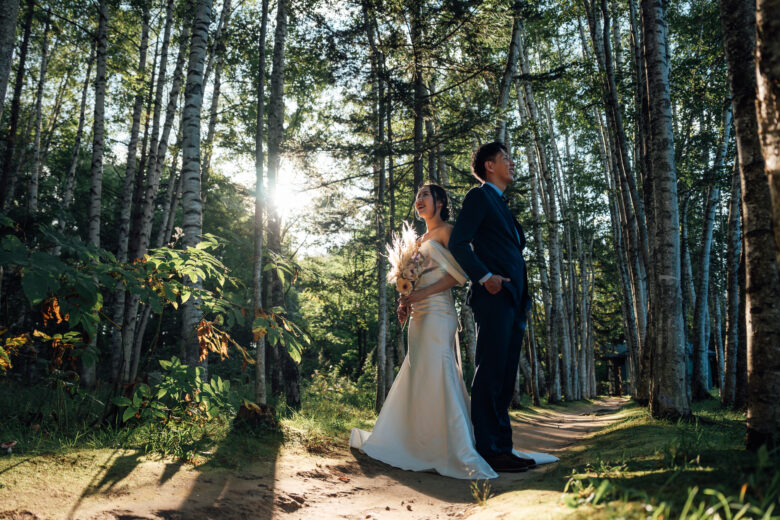 西陽差し込む白樺回廊でウェディングフォト&オープニングムービー
