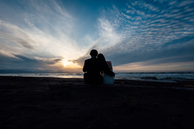 石狩の砂浜でウェディング前撮り