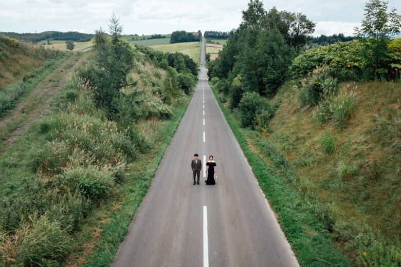 富良野のジェットコースターの路でウェディングフォト&オープニングムービー