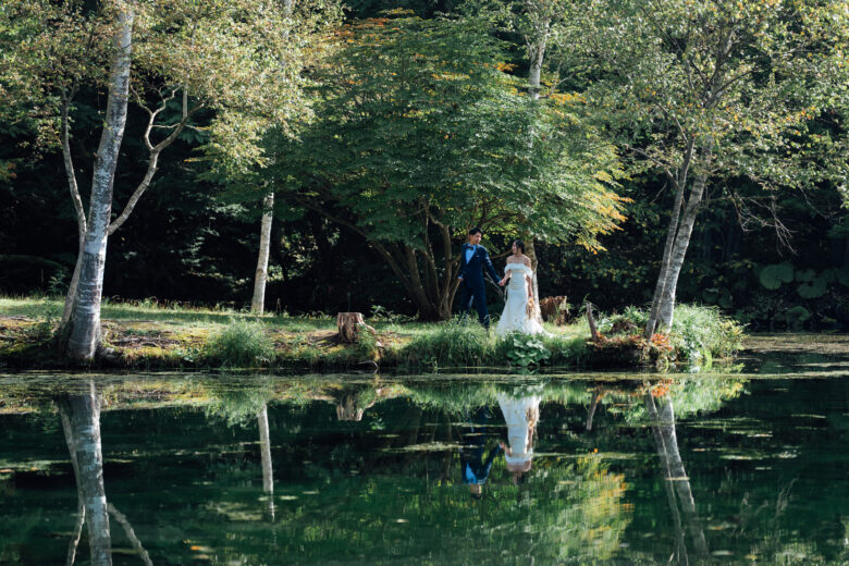 静かな時間がながれる鳥沼公園でウェディングフォト