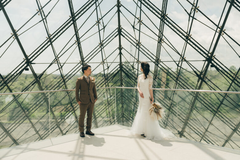 ガラスのピラミッド（モエレ沼公園）でウェディング前撮り
