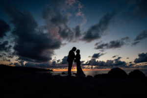 積丹の海岸で夕暮れウェディングフォト&オープニングムービー